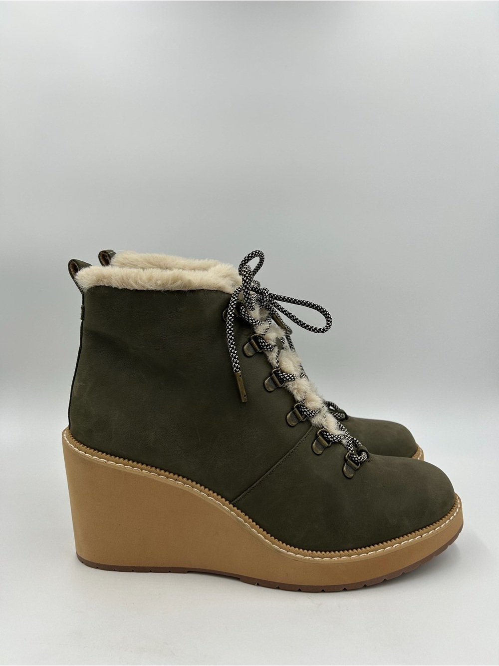 Toms Melrose Water Resistant Nubuck Wedge Boots Olive Green Women's Size 12 US